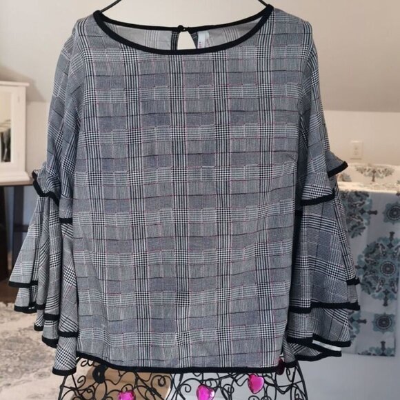 Tops - True destiny top plaid long sleeve